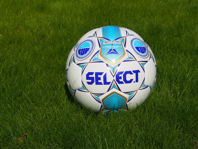 37岁的纳瓦斯宣布从国家队退役，代表哥斯达黎加参加3届世界杯.